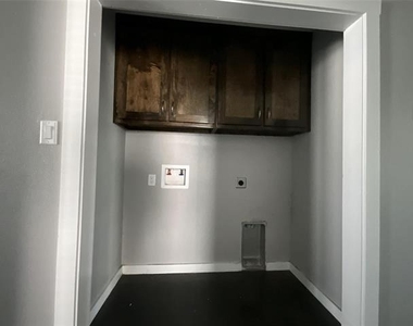 115 Isabella Street - Photo Thumbnail 4
