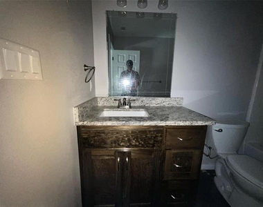 115 Isabella Street - Photo Thumbnail 7