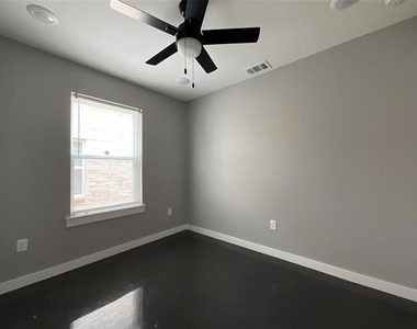 115 Isabella Street - Photo Thumbnail 11