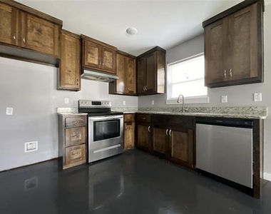 115 Isabella Street - Photo Thumbnail 3