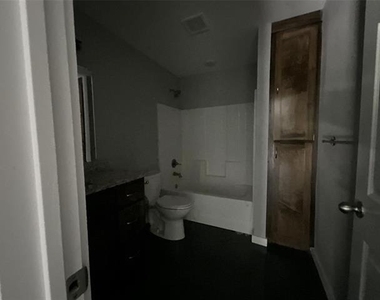 115 Isabella Street - Photo Thumbnail 6