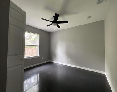 115 Isabella Street - Photo Thumbnail 12