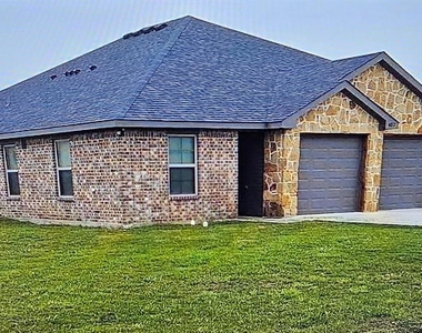 407 W Criner Street - Photo Thumbnail 1