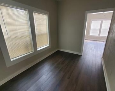 401 N Moore Street - Photo Thumbnail 5