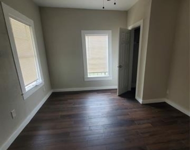 401 N Moore Street - Photo Thumbnail 1