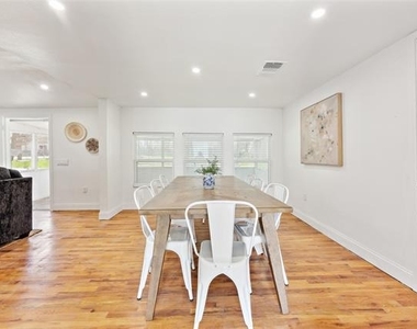229 Sherman Drive - Photo Thumbnail 13