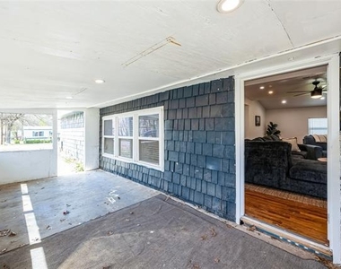 229 Sherman Drive - Photo Thumbnail 3