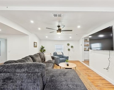 229 Sherman Drive - Photo Thumbnail 8