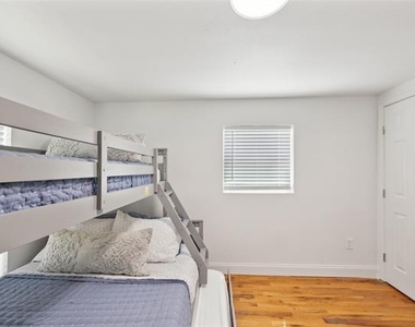 229 Sherman Drive - Photo Thumbnail 34