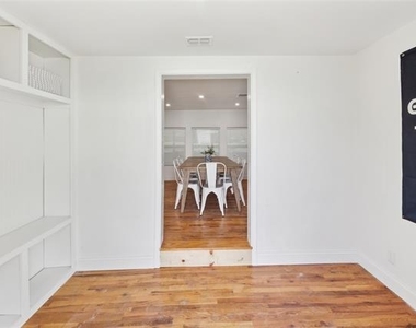 229 Sherman Drive - Photo Thumbnail 18