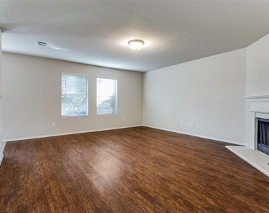 1145 Maplewood Lane - Photo Thumbnail 4