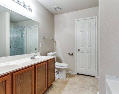 1145 Maplewood Lane - Photo Thumbnail 22