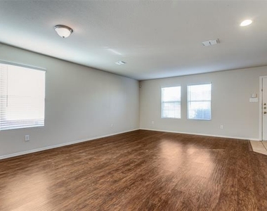 1145 Maplewood Lane - Photo Thumbnail 2
