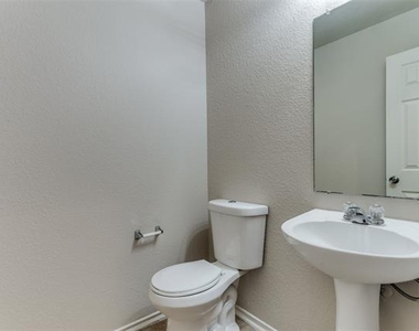 1145 Maplewood Lane - Photo Thumbnail 10