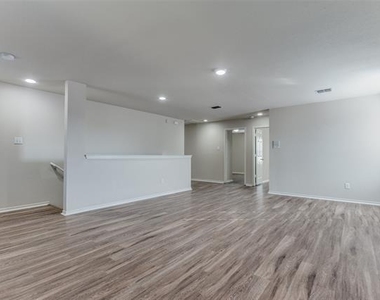 1145 Maplewood Lane - Photo Thumbnail 11