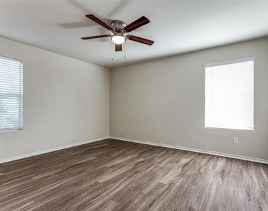 1145 Maplewood Lane - Photo Thumbnail 14