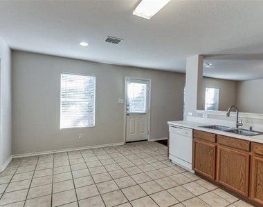 1145 Maplewood Lane - Photo Thumbnail 9