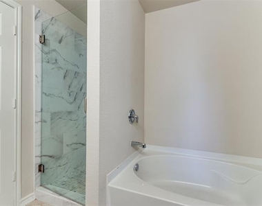 1145 Maplewood Lane - Photo Thumbnail 21