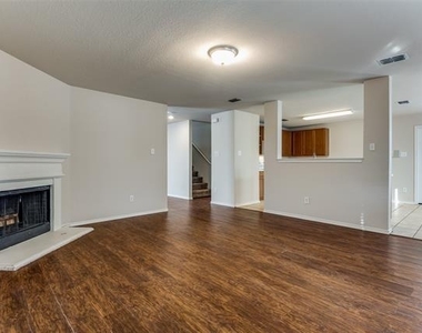 1145 Maplewood Lane - Photo Thumbnail 6