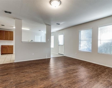 1145 Maplewood Lane - Photo Thumbnail 7