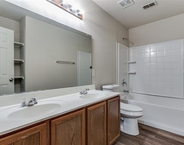 1145 Maplewood Lane - Photo Thumbnail 15