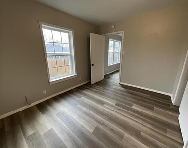 405 Beard Street - Photo Thumbnail 12