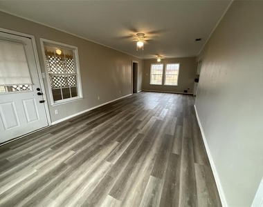 405 Beard Street - Photo Thumbnail 10