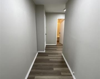 405 Beard Street - Photo Thumbnail 3