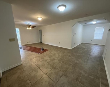 2210 State Highway 31 W - Photo Thumbnail 3