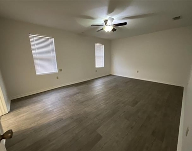 2210 State Highway 31 W - Photo Thumbnail 7