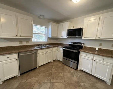 2210 State Highway 31 W - Photo Thumbnail 1
