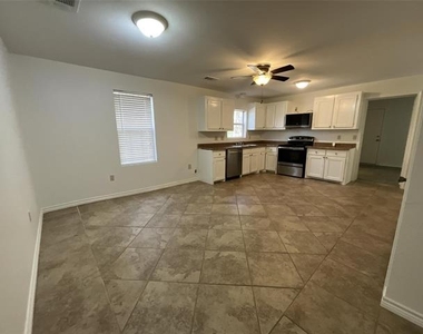 2210 State Highway 31 W - Photo Thumbnail 2