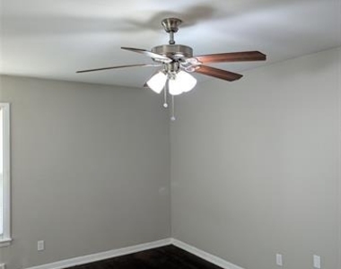 3745 Willomet Avenue - Photo Thumbnail 11