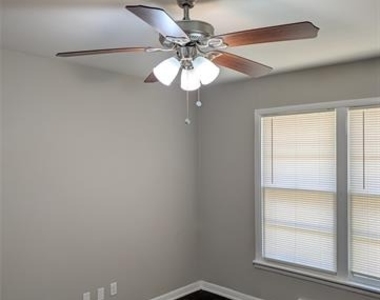 3745 Willomet Avenue - Photo Thumbnail 10