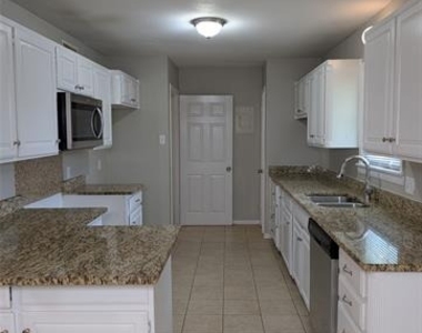3745 Willomet Avenue - Photo Thumbnail 5