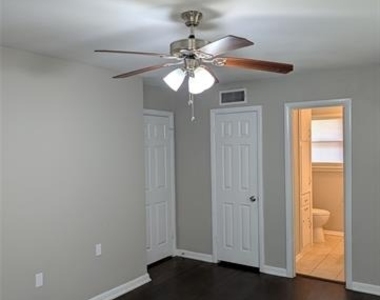 3745 Willomet Avenue - Photo Thumbnail 15