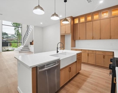 2343 Fatima Avenue - Photo Thumbnail 13