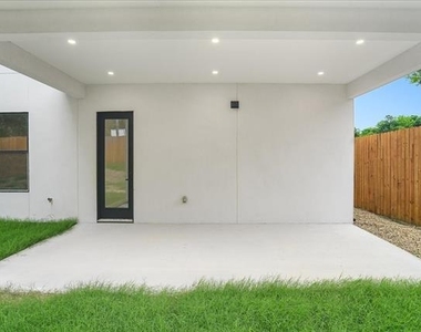 2343 Fatima Avenue - Photo Thumbnail 27
