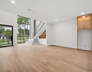 2343 Fatima Avenue - Photo Thumbnail 11