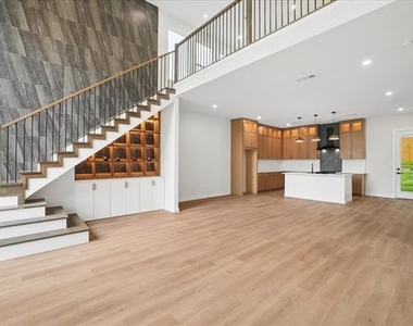 2343 Fatima Avenue - Photo Thumbnail 6