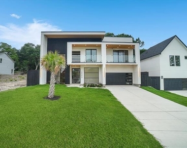 2343 Fatima Avenue - Photo Thumbnail 4