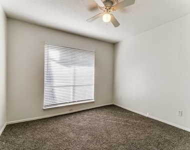 4112 Bowser Avenue - Photo Thumbnail 9