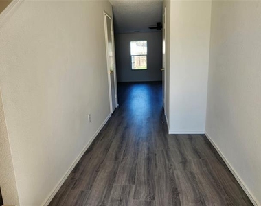 5100 Waterford Drive - Photo Thumbnail 2