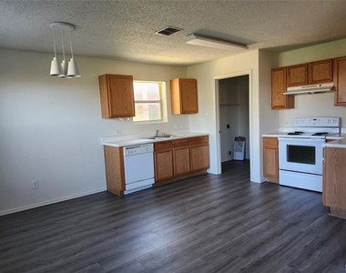 5100 Waterford Drive - Photo Thumbnail 6