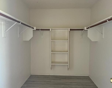 5100 Waterford Drive - Photo Thumbnail 16