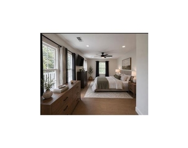 1121 E Texas Street - Photo Thumbnail 4