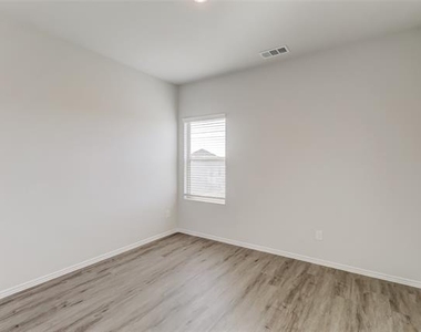 5104 Applegate Drive - Photo Thumbnail 13