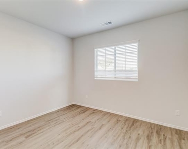 5104 Applegate Drive - Photo Thumbnail 12