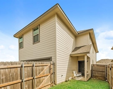 5104 Applegate Drive - Photo Thumbnail 1