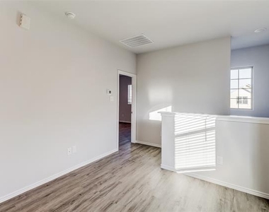 5104 Applegate Drive - Photo Thumbnail 11